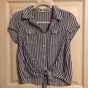 Blue and white stripped tie front top